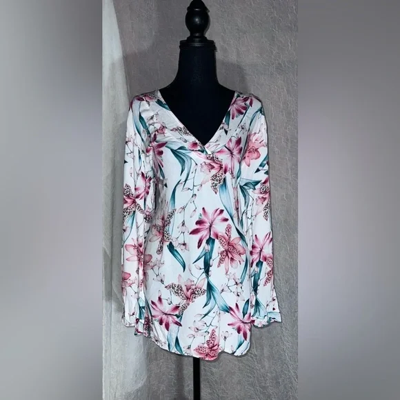 Floral colorful beachy top - Picture 1 of 6